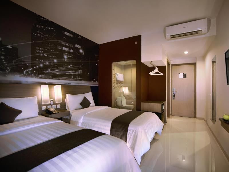 Hotel Neo Candi Simpang Lima - Semarang By Aston Exterior foto
